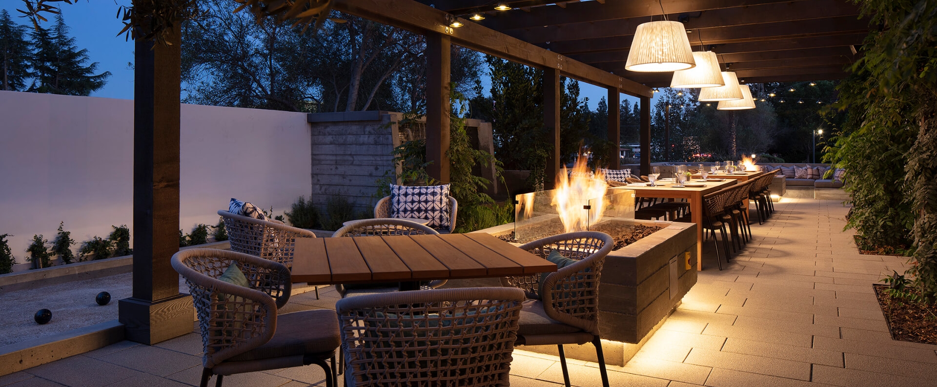 The outdoor seating and fire pit at Wit and Wisdom