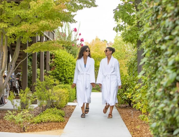 Girls walking to Spa