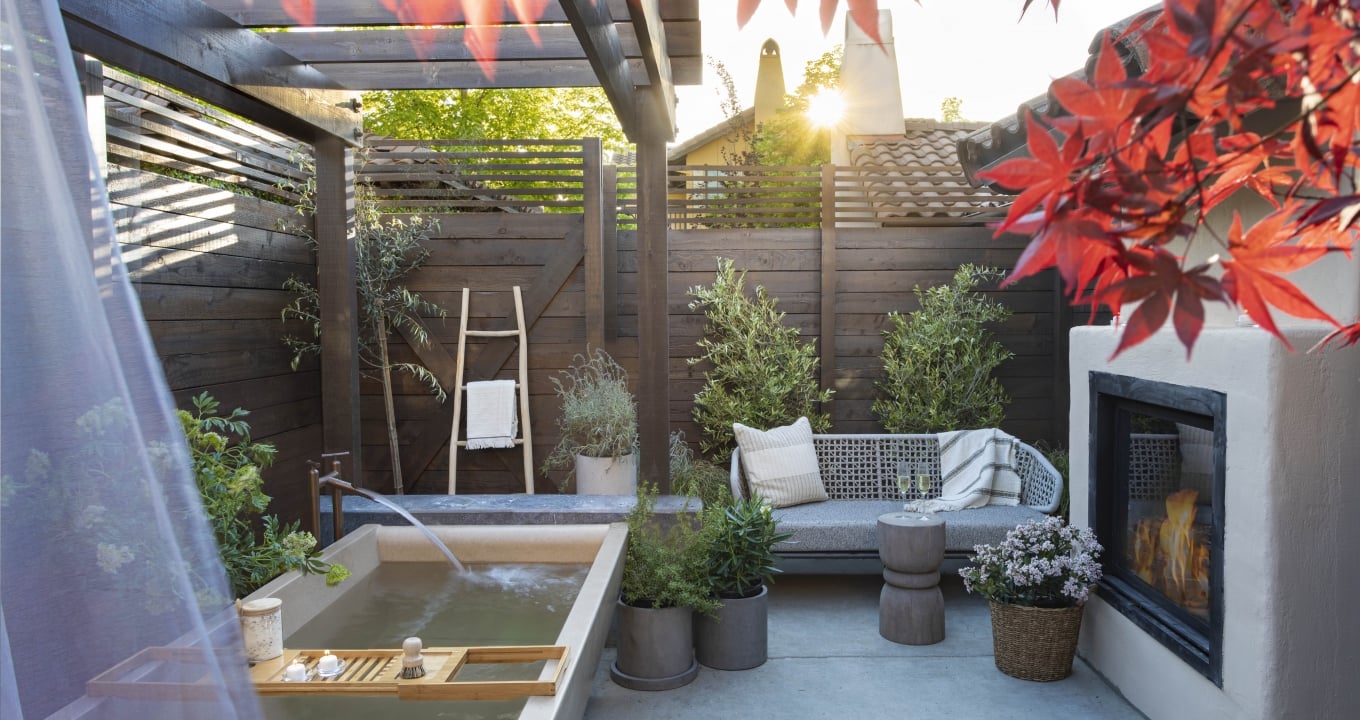 Cottage King Suite with Outdoor Tub