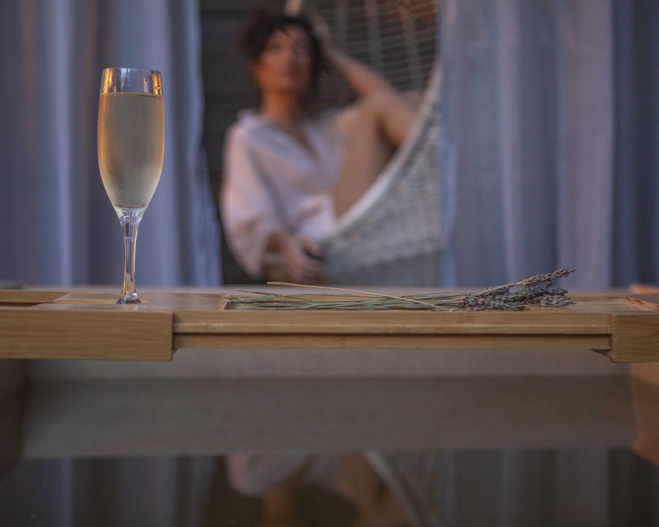 Girl in Swing at tub